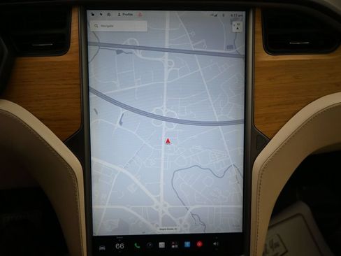 Used 2018 Tesla Model X 75D AWD/4WD image 11