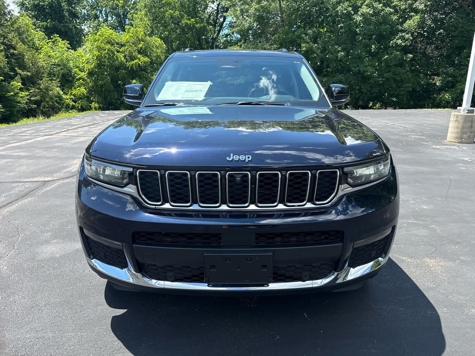 Used 2023 Jeep Grand Cherokee L Limited w/ Luxury Tech Group II AWD/4WD image 8