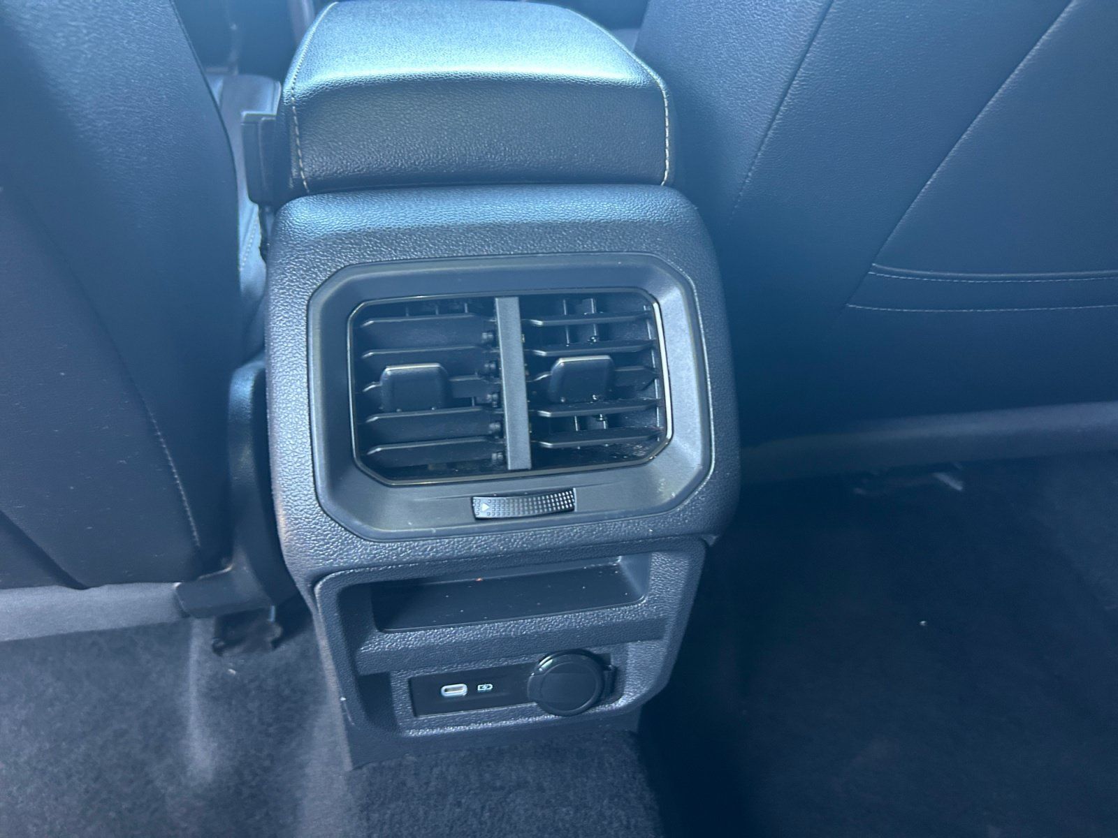 Used 2022 Volkswagen Tiguan SE R-Line FWD image 30