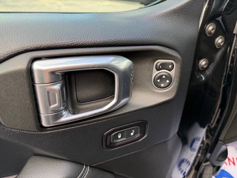 Used 2019 Jeep Wrangler Unlimited Sahara w/ Advanced Safety Group image 12