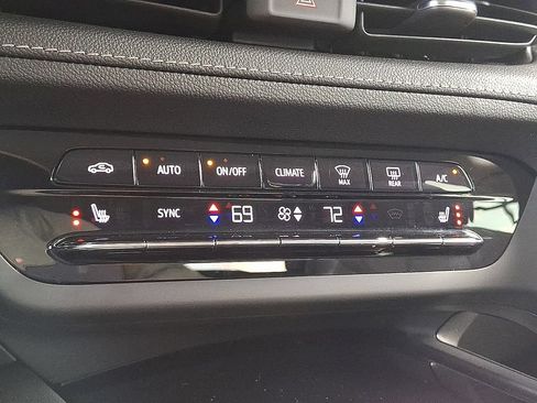 Used 2023 Buick Envision Preferred w/ Sport Touring Package AWD/4WD image 13