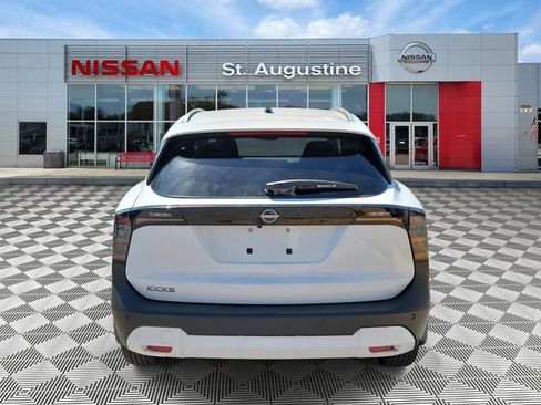 New 2026 Nissan Kicks SV w/ SV Premium Package FWD image 3