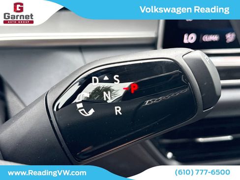 New 2025 Volkswagen Tiguan SE image 15