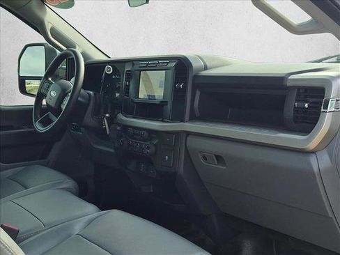 Used 2023 Ford F250 XL w/ FX4 Off-Road Package AWD/4WD image 17
