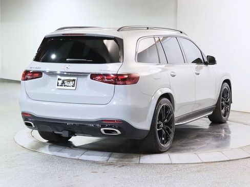Used 2024 Mercedes-Benz GLS 580 4MATIC image 10