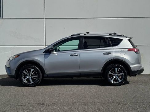 Used 2016 Toyota RAV4 XLE AWD/4WD image 4