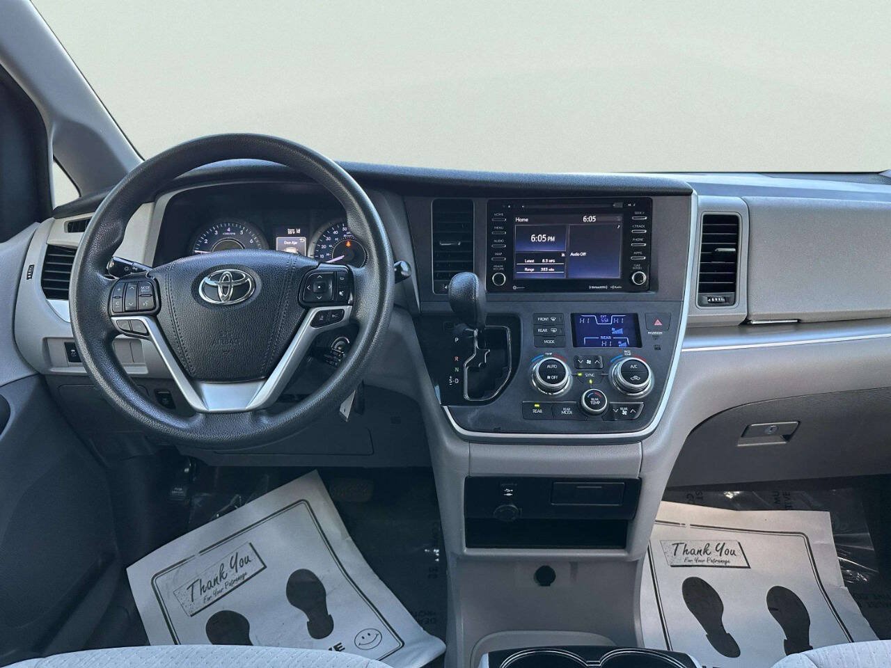 Used 2020 Toyota Sienna LE FWD image 22