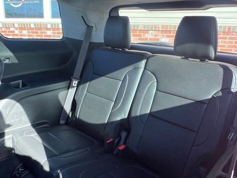 Used 2021 GMC Acadia SLT w/ Preferred Package image 12