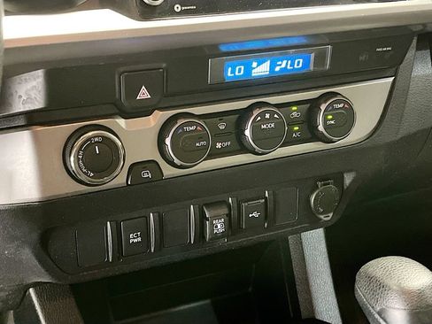 Used 2022 Toyota Tacoma SR5 w/ Black Out Package (TMS) AWD/4WD image 15