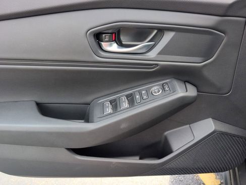 Used 2025 Honda Accord SE image 16