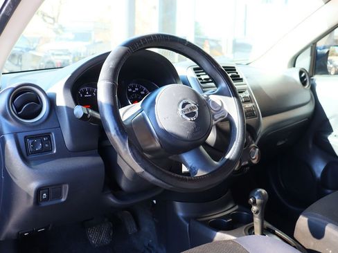 Used 2012 Nissan Versa SV image 39
