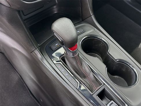 Used 2023 Chevrolet Equinox RS image 16