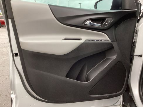Used 2018 Chevrolet Equinox LS image 28