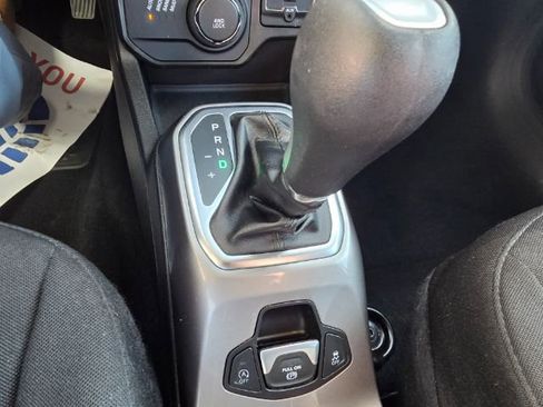 Used 2022 Jeep Renegade Latitude w/ Convenience Group image 22