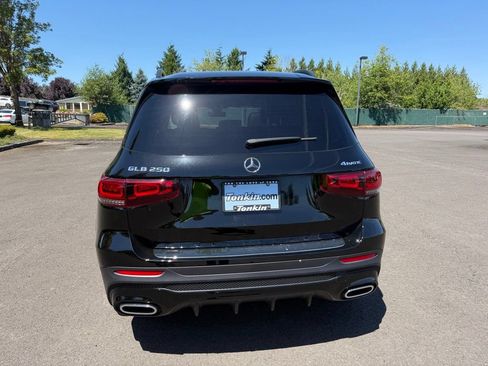Used 2023 Mercedes-Benz GLB 250 4MATIC image 6