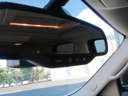 Used 2009 Cadillac Escalade Base AWD 4dr SUV w/V8 Ultra Lu image 38