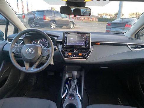 Used 2021 Toyota Corolla LE image 20