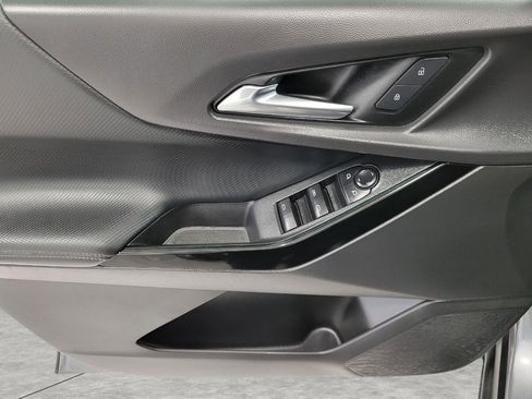 Used 2025 Chevrolet Equinox LT image 26