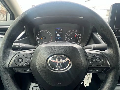 Used 2025 Toyota Corolla LE FWD image 15