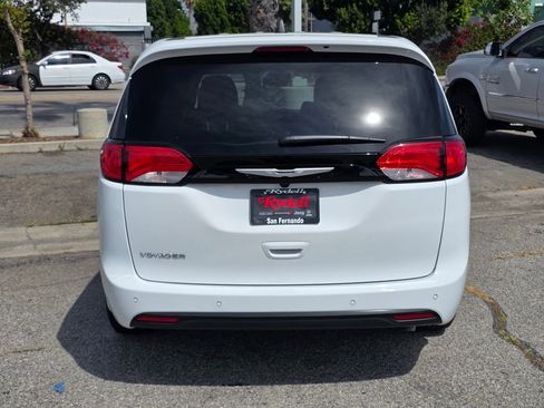 New 2026 Chrysler Voyager LX image 5