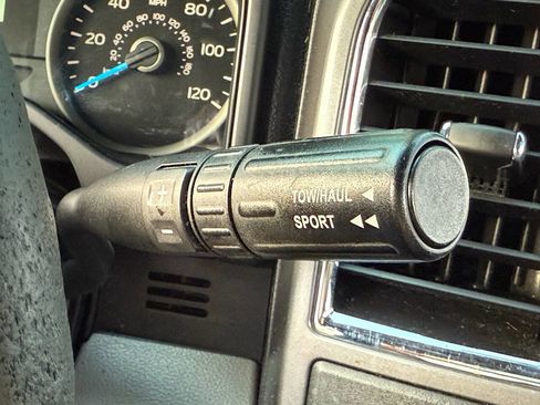 Used 2016 Ford F150 XLT image 38