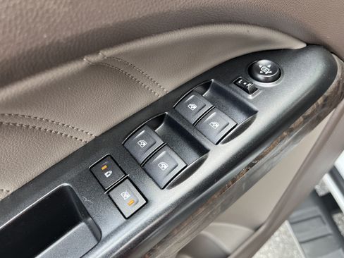 Used 2022 GMC Canyon Denali RWD image 14