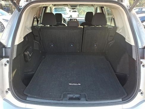 Used 2024 Nissan Rogue SV image 60