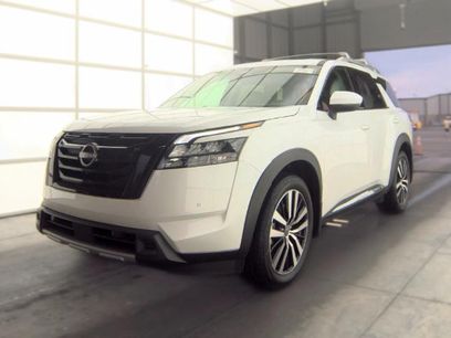 Used 2025 Nissan Pathfinder Platinum w/ Black Appearance Package