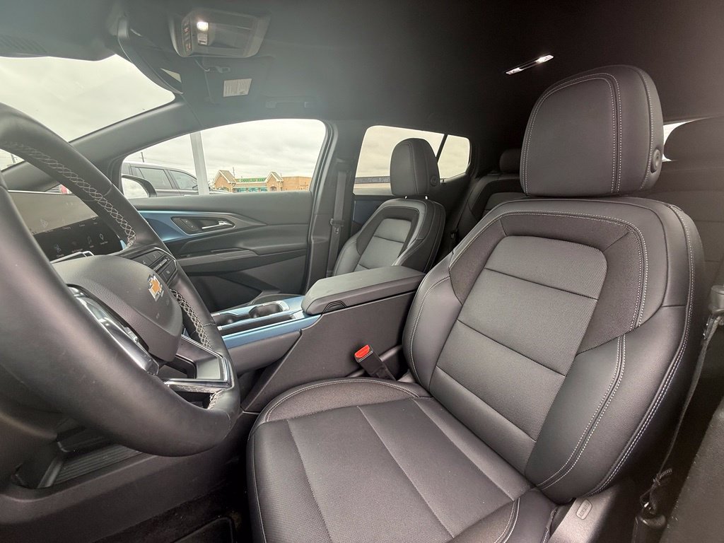 Used 2024 Chevrolet Equinox EV LT w/ LPO, All-Weather Mat Package FWD image 28