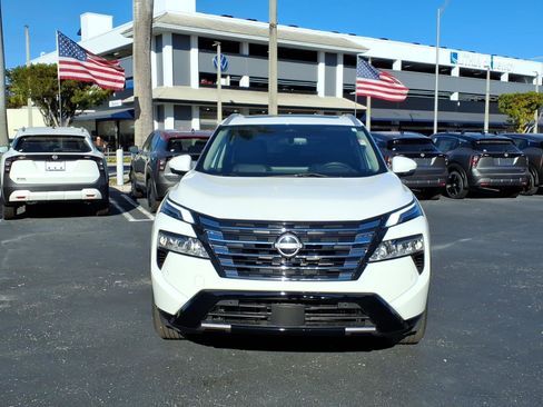 Certified 2024 Nissan Rogue Platinum w/ Platinum Premium Package image 10