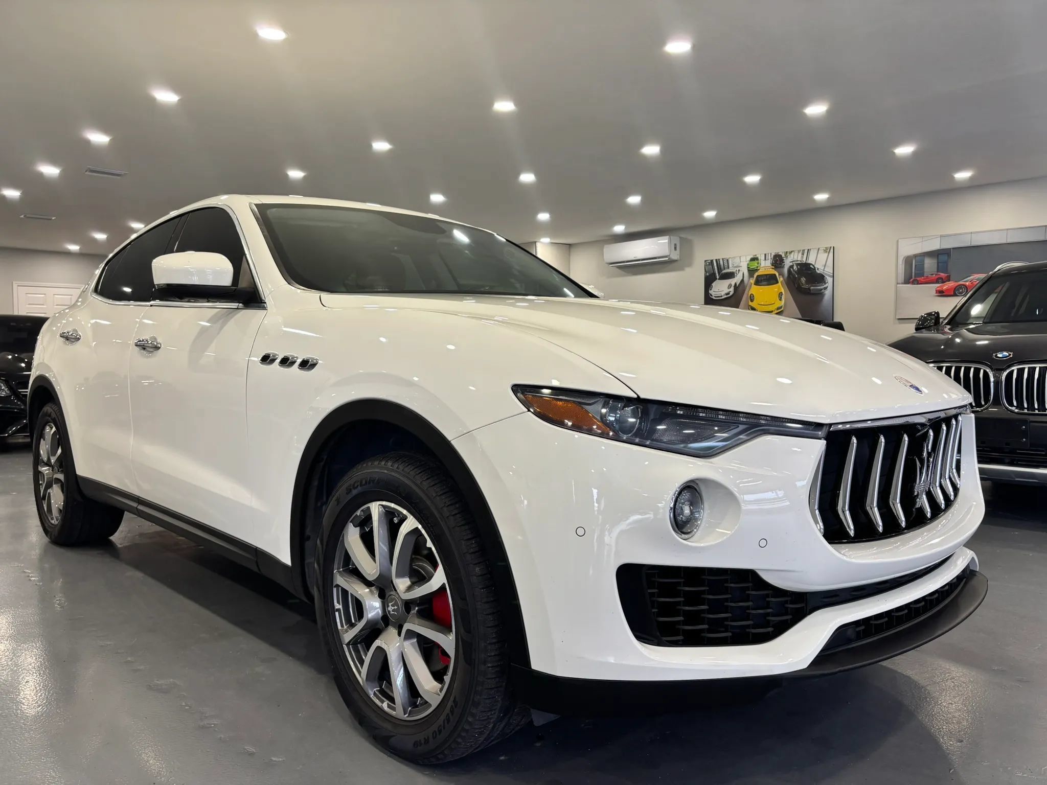 Used 2017 Maserati Levante AWD/4WD image 1