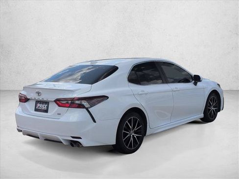 Used 2023 Toyota Camry SE FWD image 5