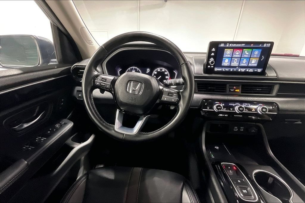 Used 2025 Honda Pilot Touring image 6
