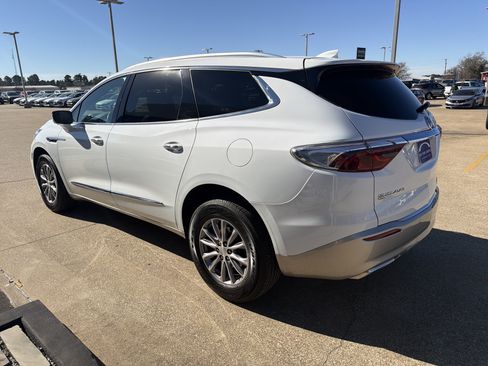 Used 2022 Buick Enclave Premium image 4