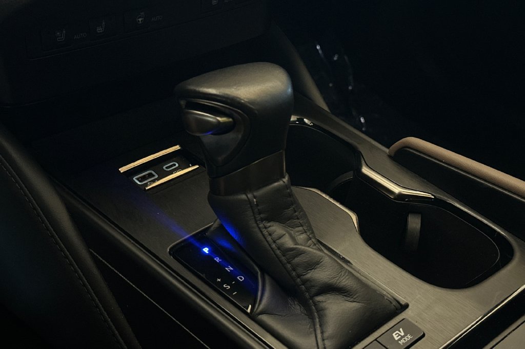 Certified 2025 Lexus ES 300h w/ Premium Package FWD image 20