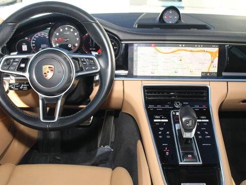Used 2018 Porsche Panamera 4S AWD/4WD image 4