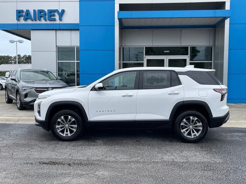 New 2026 Chevrolet Equinox LT FWD image 2
