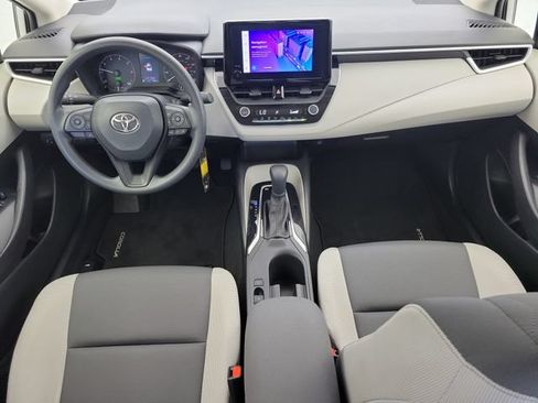 Used 2025 Toyota Corolla LE FWD image 16