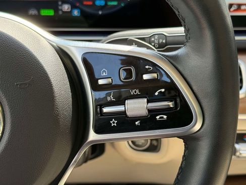 Used 2023 Mercedes-Benz GLS 450 4MATIC image 32