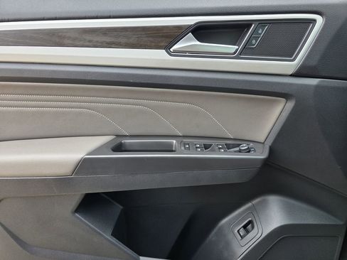 Used 2023 Volkswagen Atlas SE w/ Panoramic Sunroof Package FWD image 16