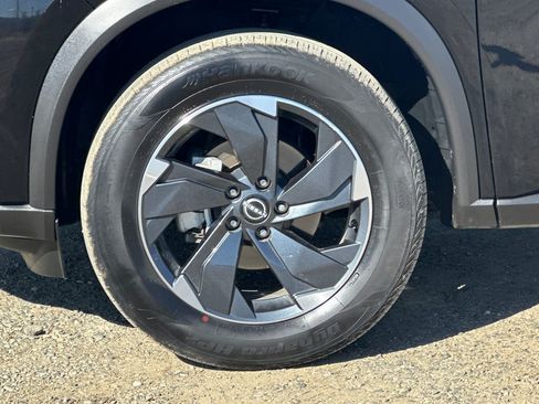 Used 2025 Nissan Rogue SV AWD/4WD image 26