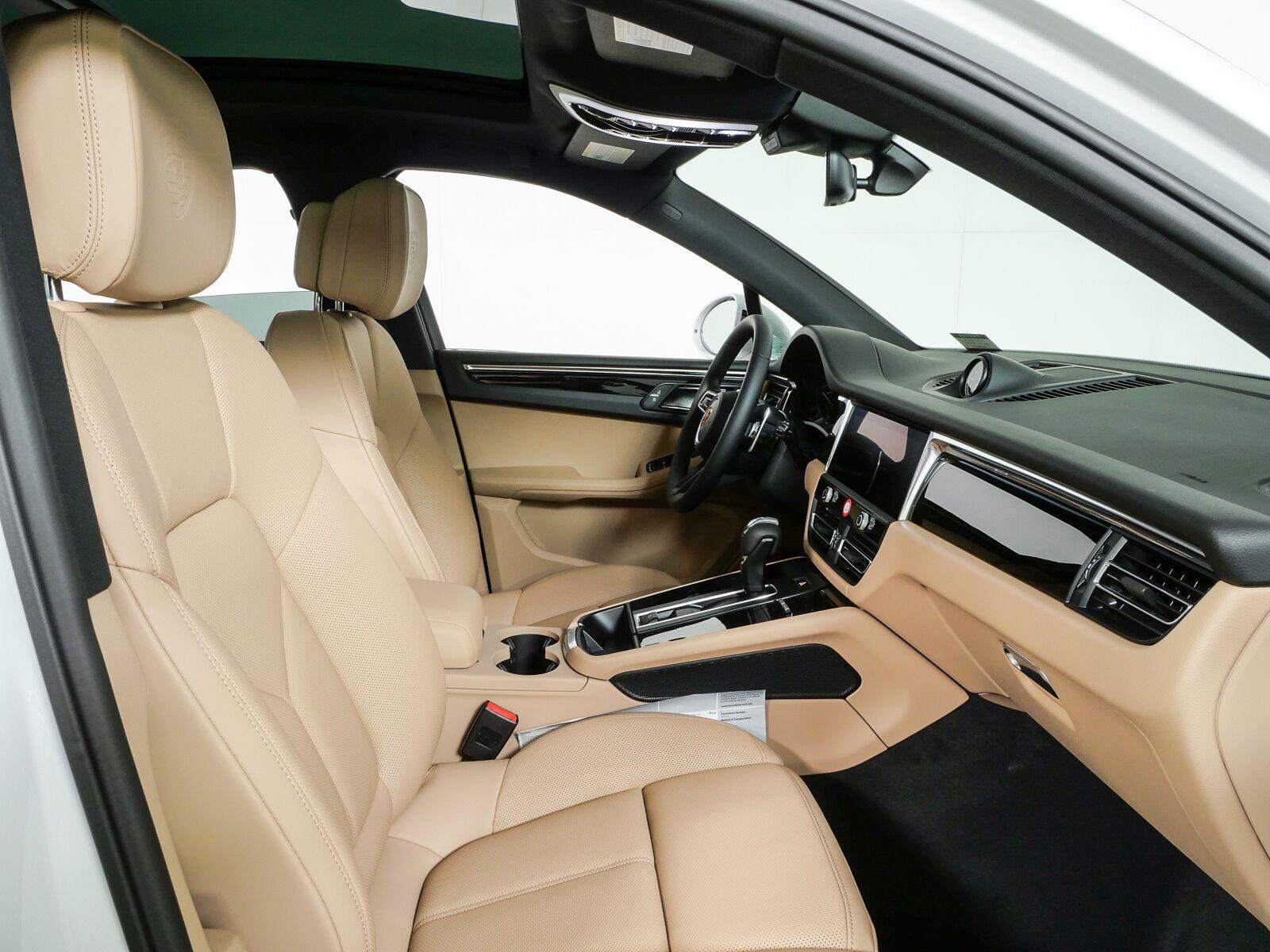 New 2026 Porsche Macan Turbo AWD/4WD image 25