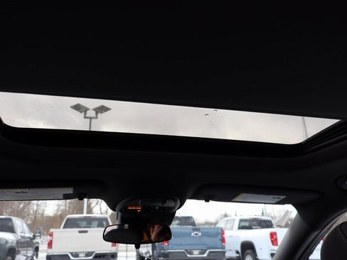 New 2026 Chevrolet Trax RS w/ Sunroof Package image 4