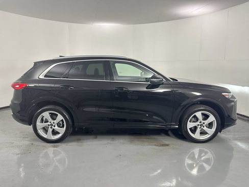 Used 2025 Audi Q5 Premium Plus w/ Premium Plus AWD/4WD image 38