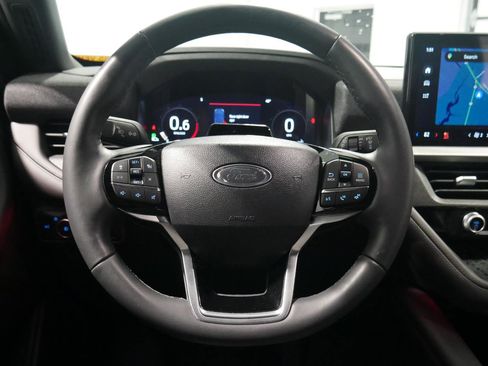 Used 2025 Ford Explorer Platinum w/ Ultimate Package image 21