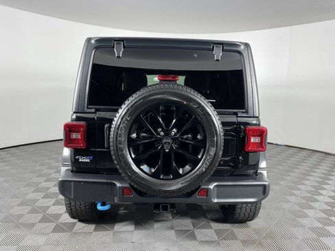 Used 2023 Jeep Wrangler Unlimited Sahara w/ Cold Weather Group AWD/4WD image 7