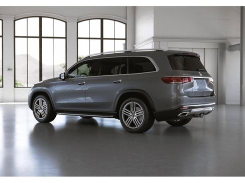 Used 2022 Mercedes-Benz GLS 450 4MATIC image 33