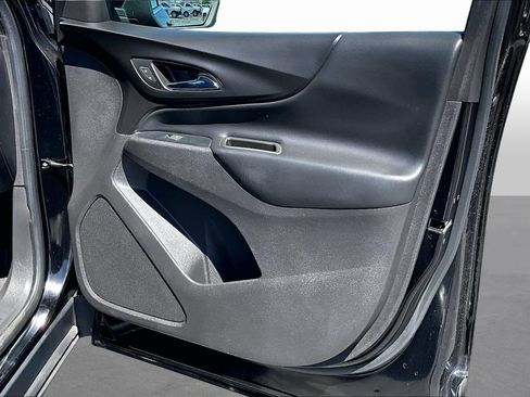 Used 2019 Chevrolet Equinox LT FWD image 17
