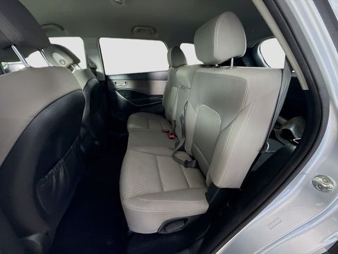 Used 2018 Hyundai Santa Fe SE FWD image 24
