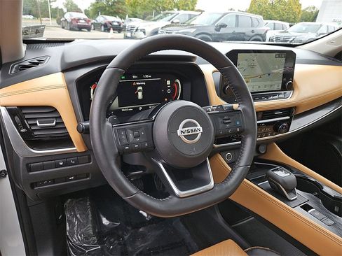 Certified 2021 Nissan Rogue Platinum image 26